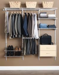 minimalist wardrobe